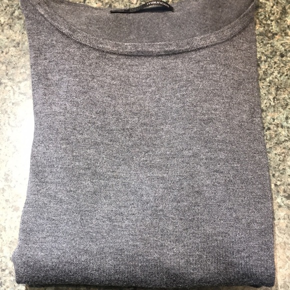 Beautiful grey Maurice’s sweater size Medium.  Short sleeves with lace shoulder - Picture 8 of 9